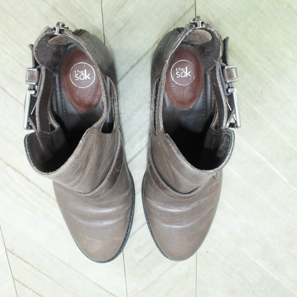 *The Sak Brown Leather Back Zipper Buckled Low Heeled Booties Size - Picture 8 of 9